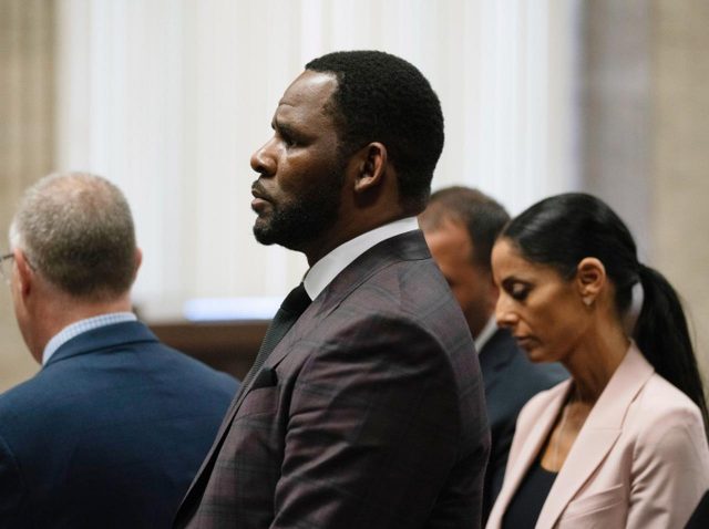 R.ケリーが未成年への性的搾取などで有罪に、終身刑の可能性も