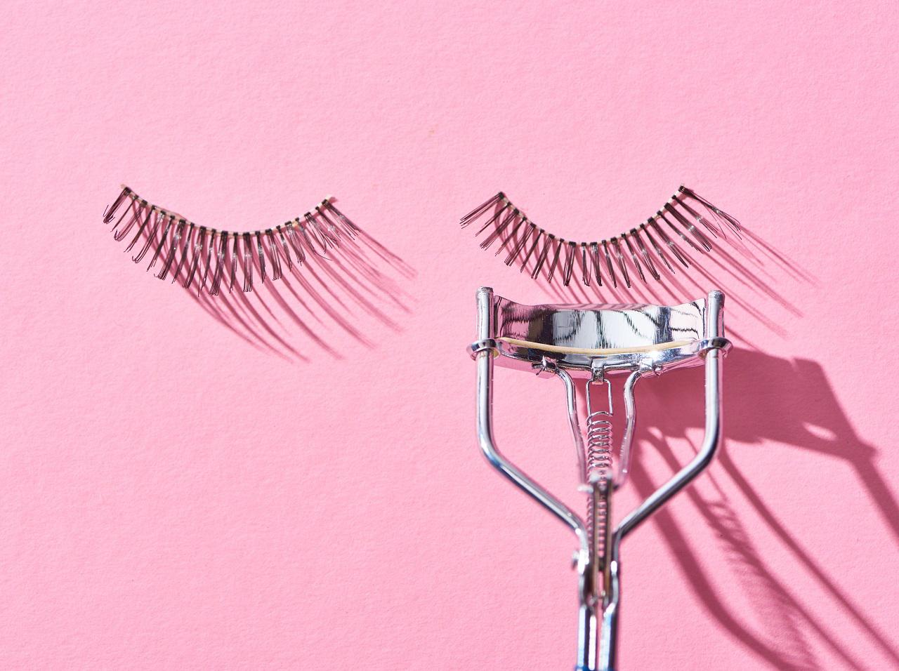 日本発の「ビューラー」が海外で高評価の嵐!断トツのプロ愛用率を誇るその1本とは?