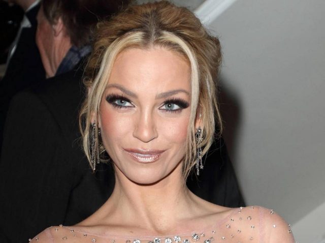 元ガールズ・アラウドのサラ・ハーディングが乳がんで逝去、享年39歳