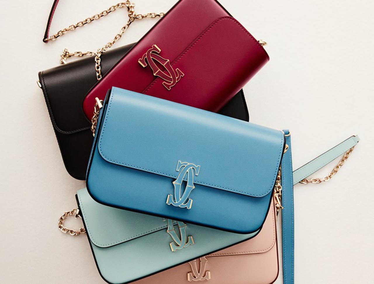 カルティエ、アイコンバッグ「ドゥーブルC ドゥ カルティエ」の新色＆新作が登場