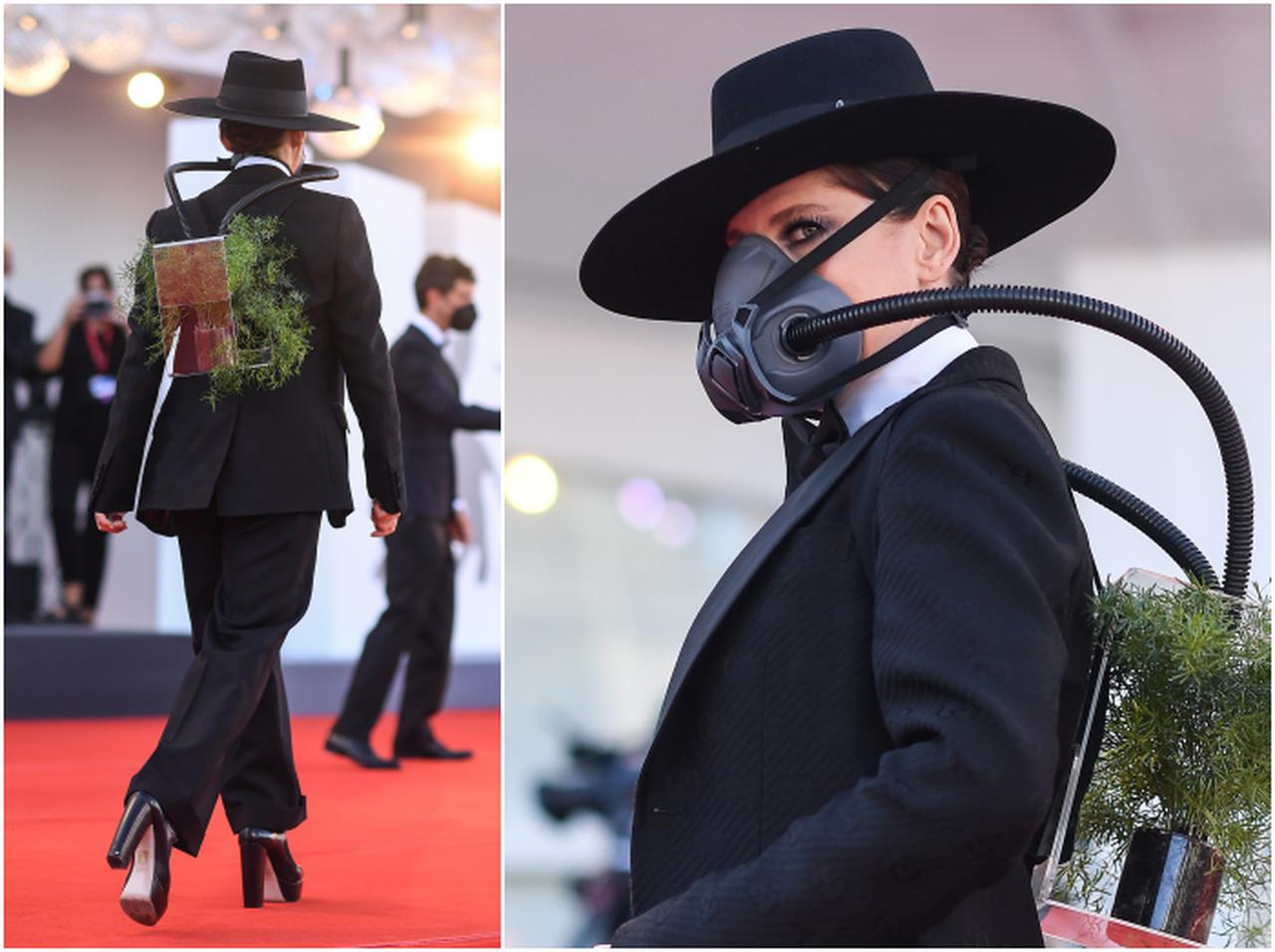 ベネチア国際映画祭に「植物マスク」つけたゲストが現る