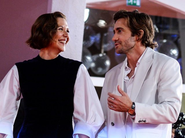 マギー・ギレンホール×ジェイク・ギレンホールの姉弟がレア2ショット！ヴェネチア映画祭で