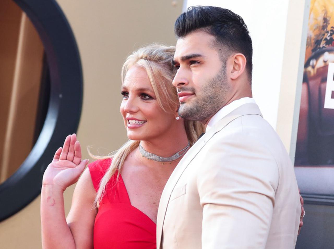 ブリトニー・スピアーズと婚約者サム、後見人裁判の判決後にSNSを更新