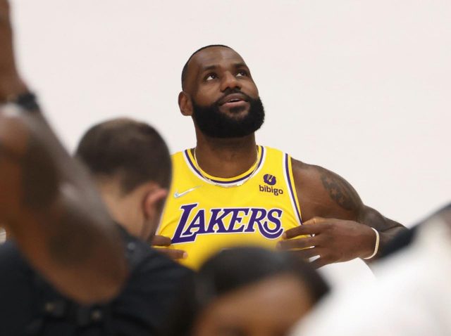 レブロン・ジェームズ、“半信半疑”だったワクチン接種をしたのは「家族や友人のためにもベストだと思ったから」