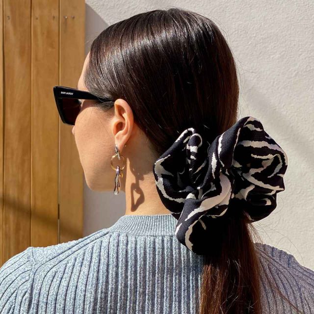 シュシュ洗っている？意外と汚れている「ヘアアクセ」のお手入れ方法