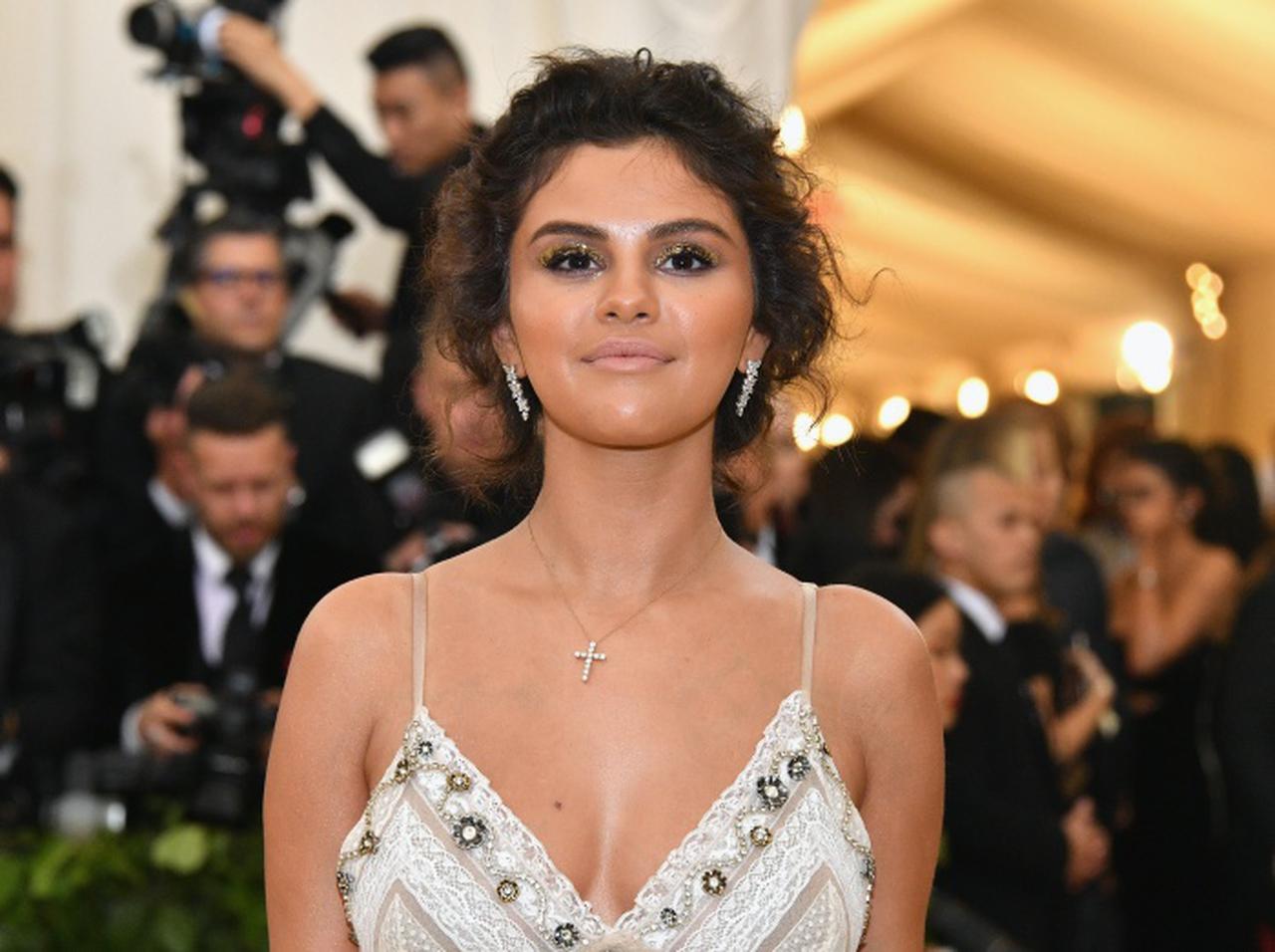 セレーナ・ゴメス、「あの写真」を見て自分でもびっくりしたことを明かす