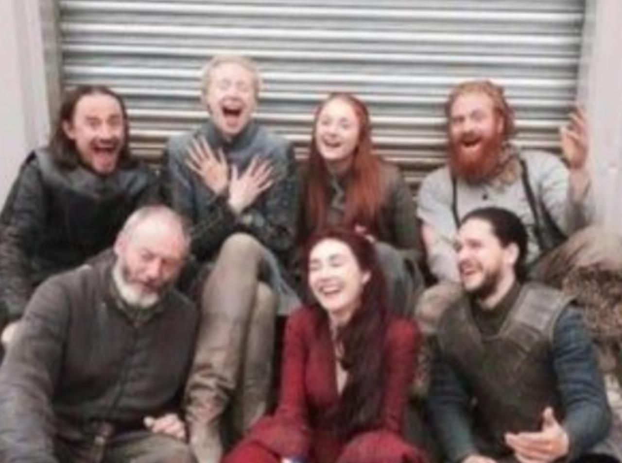 『ゲーム・オブ・スローンズ』キャストたちの「最高に幸せ」な時を写した1枚に愛が溢れすぎてる！