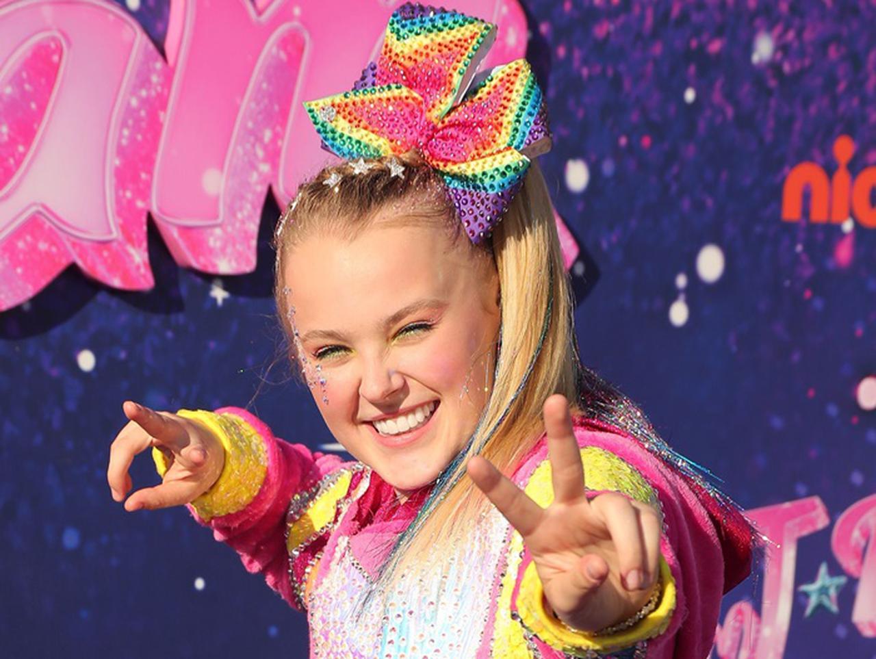 18歳で資産20億のジョジョ・シワ、LGBTQ+としてテレビ界で記録を樹立