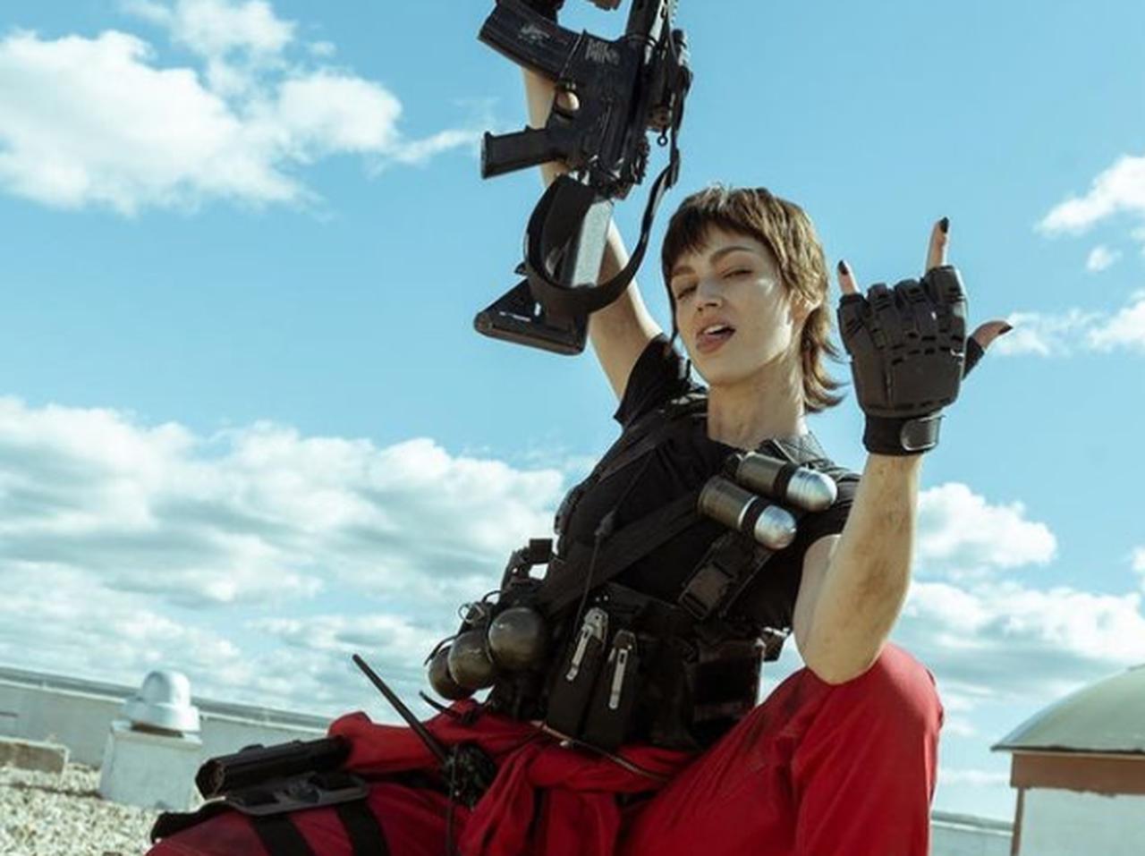 『ペーパーハウス』トーキョー役、ウルスラ・コルベロの「オフショット」がかっこ良すぎる【画像アリ】