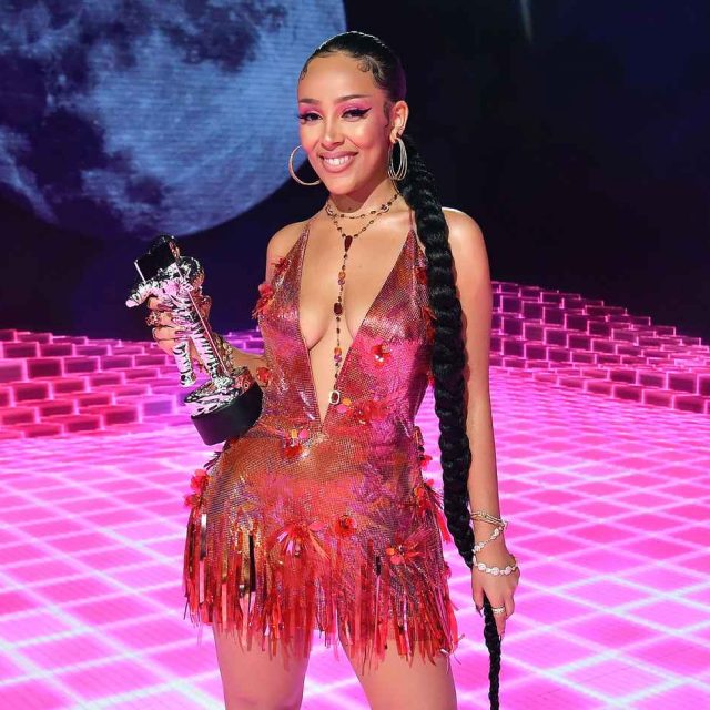 日本からも視聴可能！ MTV VMA 2021の放送時間、ホスト、出演者をまとめ