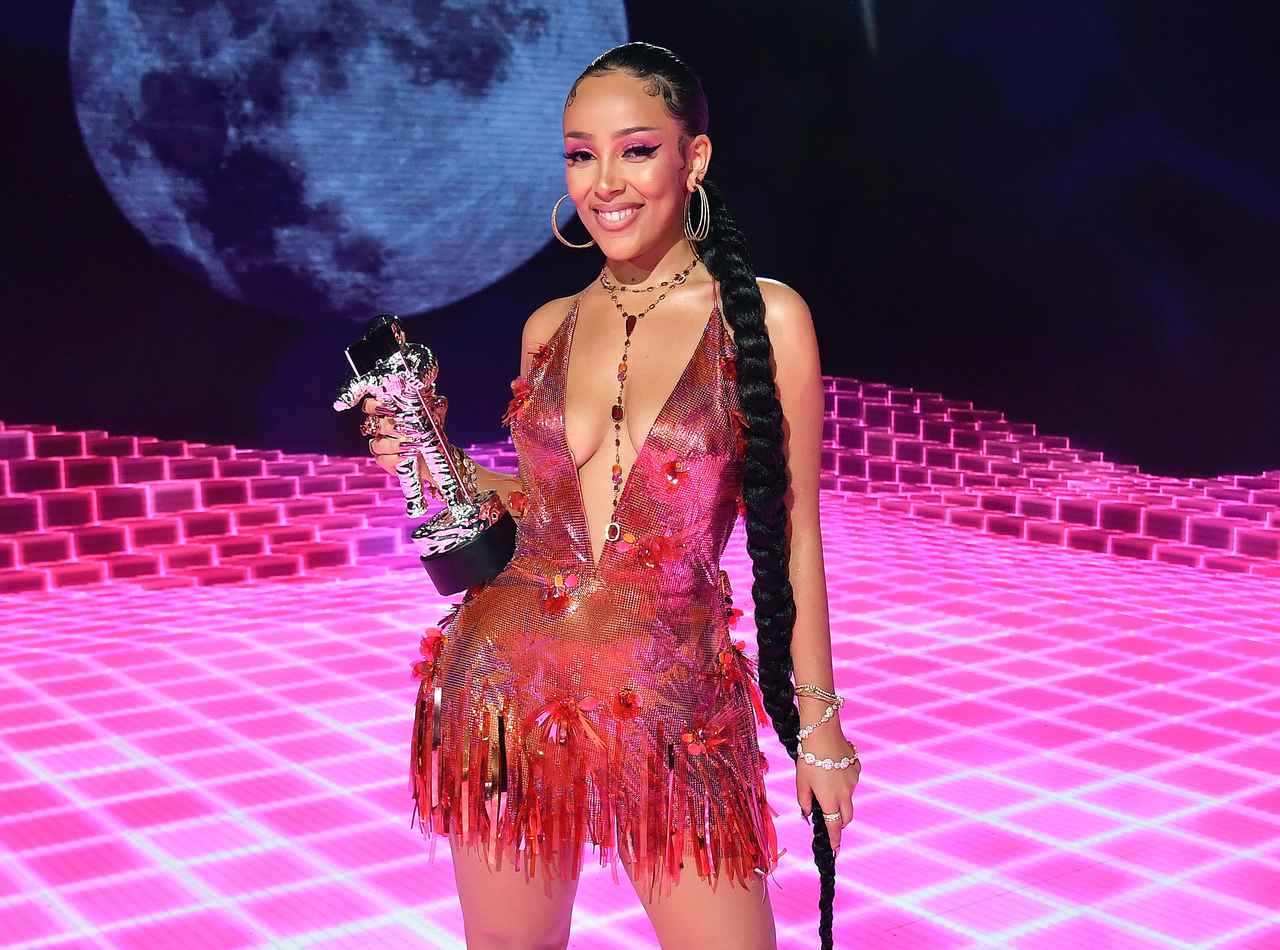 日本からも視聴可能! MTV VMA 2021の放送時間、ホスト、出演者をまとめ