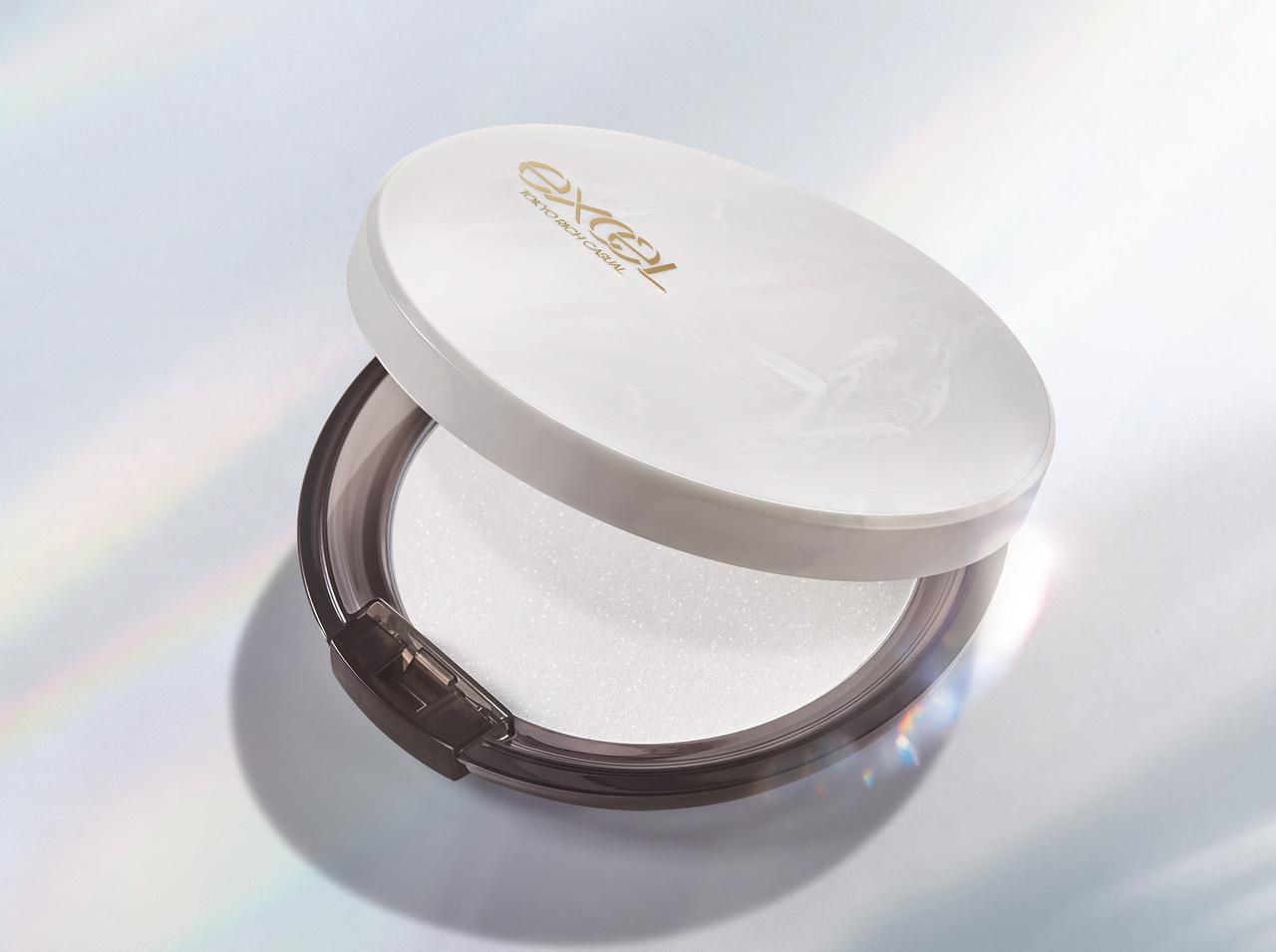 エクセル、透明感のあるツヤ肌をつくる「ラスタリングシアーパウダー」を発売