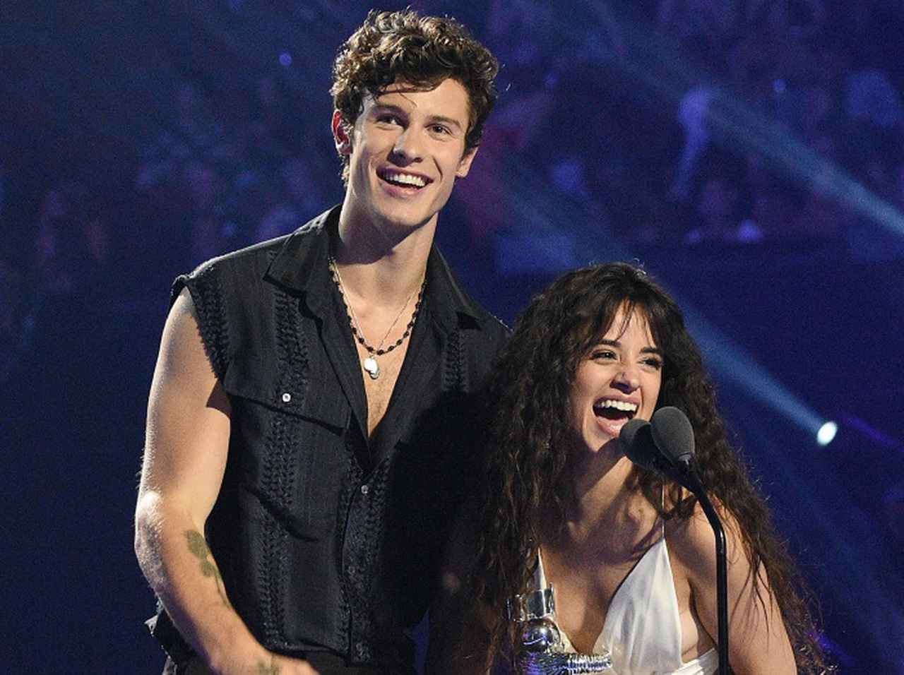 ショーン・メンデス、ちょっと「エッチな寝言」を恋人カミラ・カベロに暴露される