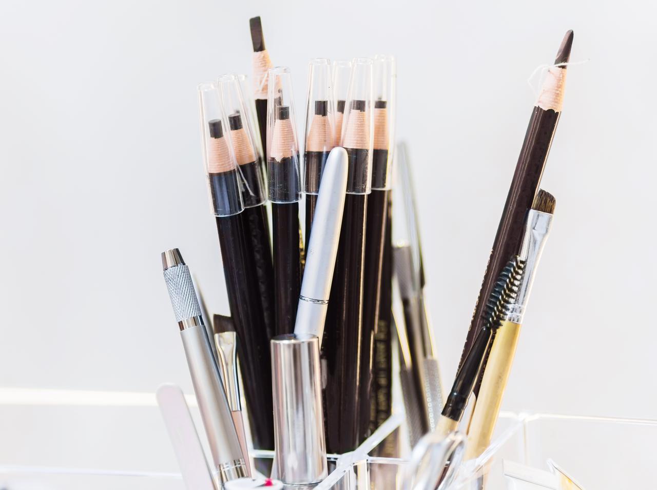 眉メイクの失敗を招く！濃くなりすぎる3つのNG行為