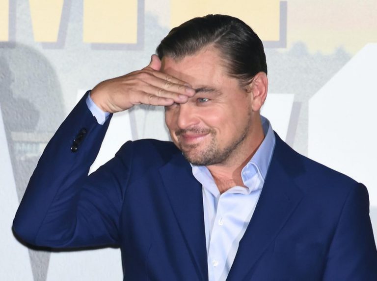 レオナルド・ディカプリオ、恋人と買い物デートも「アノ店」に入れず“外で待つこと30分”