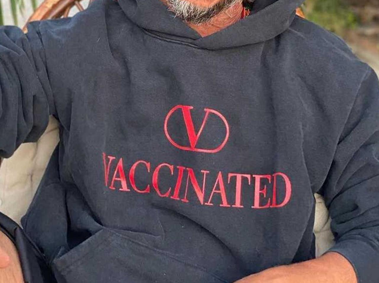 ヴァレンティノ、ワクチン接種を証明するアイテムが斬新