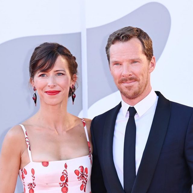 ベネディクト・カンバーバッチ2年ぶりに妻とレカペへ、ラブラブすぎる