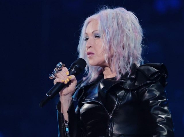 シンディ・ローパー、貫禄のスピーチで女性の権利を訴える【VMA2021】