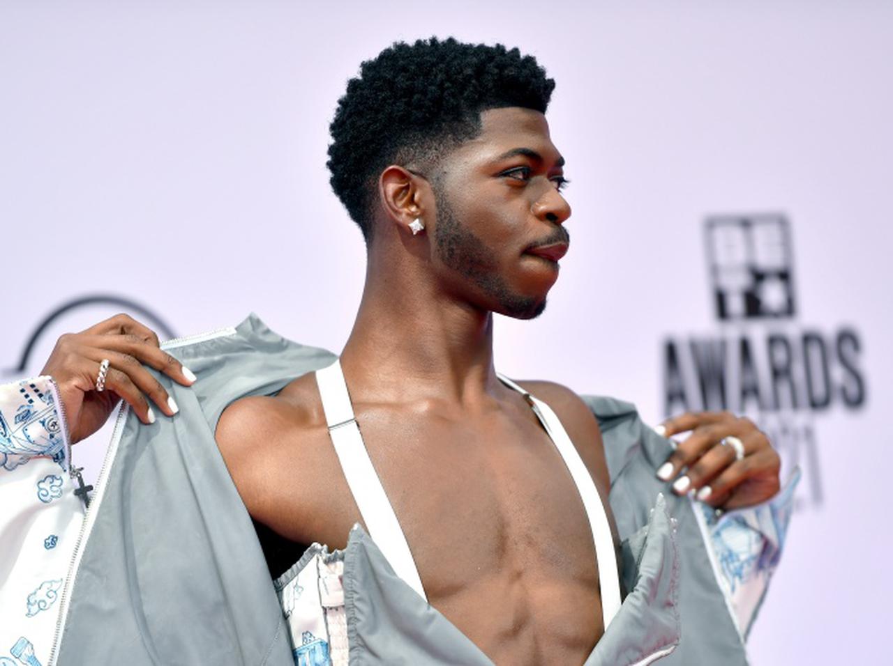 リル・ナズ・X、LGBTQ+の自殺防止に取り組む団体から表彰