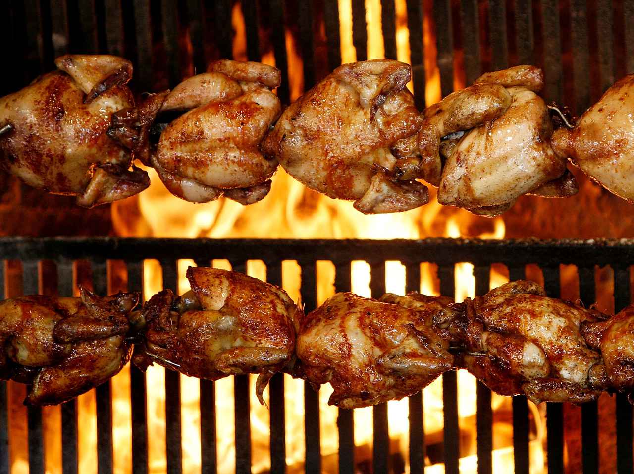 コストコのロティサリーチキン、その「成分」に隠された秘密が…