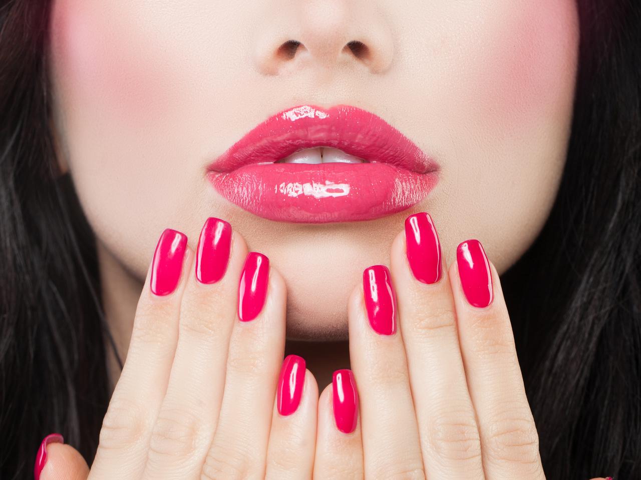 唇以外にも使える!塗って剥がす「リップティント」を活用したフルメイクが可愛い