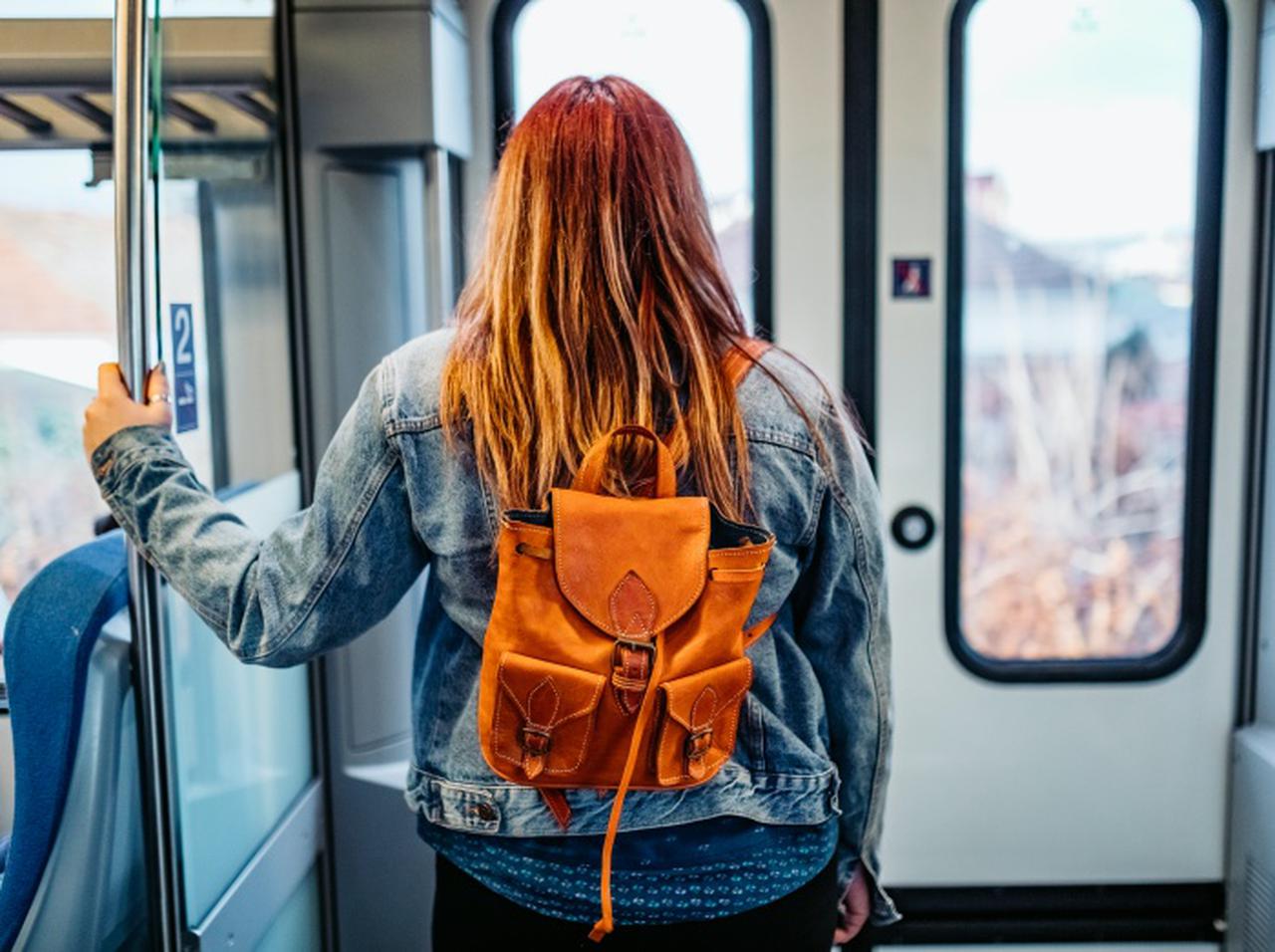 電車内で起きたレイプ事件、「ほかの乗客の様子」が波紋を呼ぶ