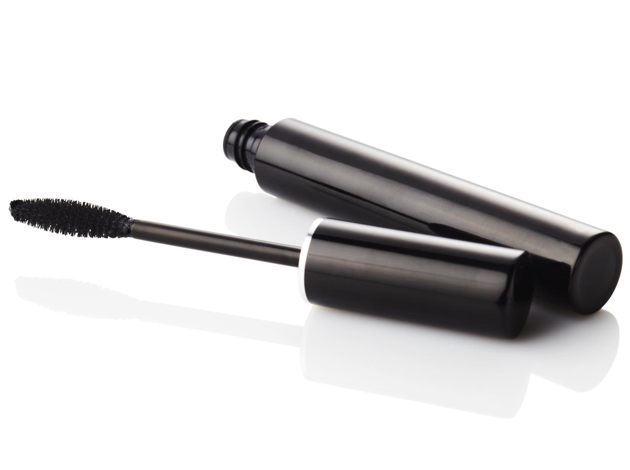 マスカラでマツエク級のまつげを実現！TikTokで話題の「ジグザグ・ハック」に注目