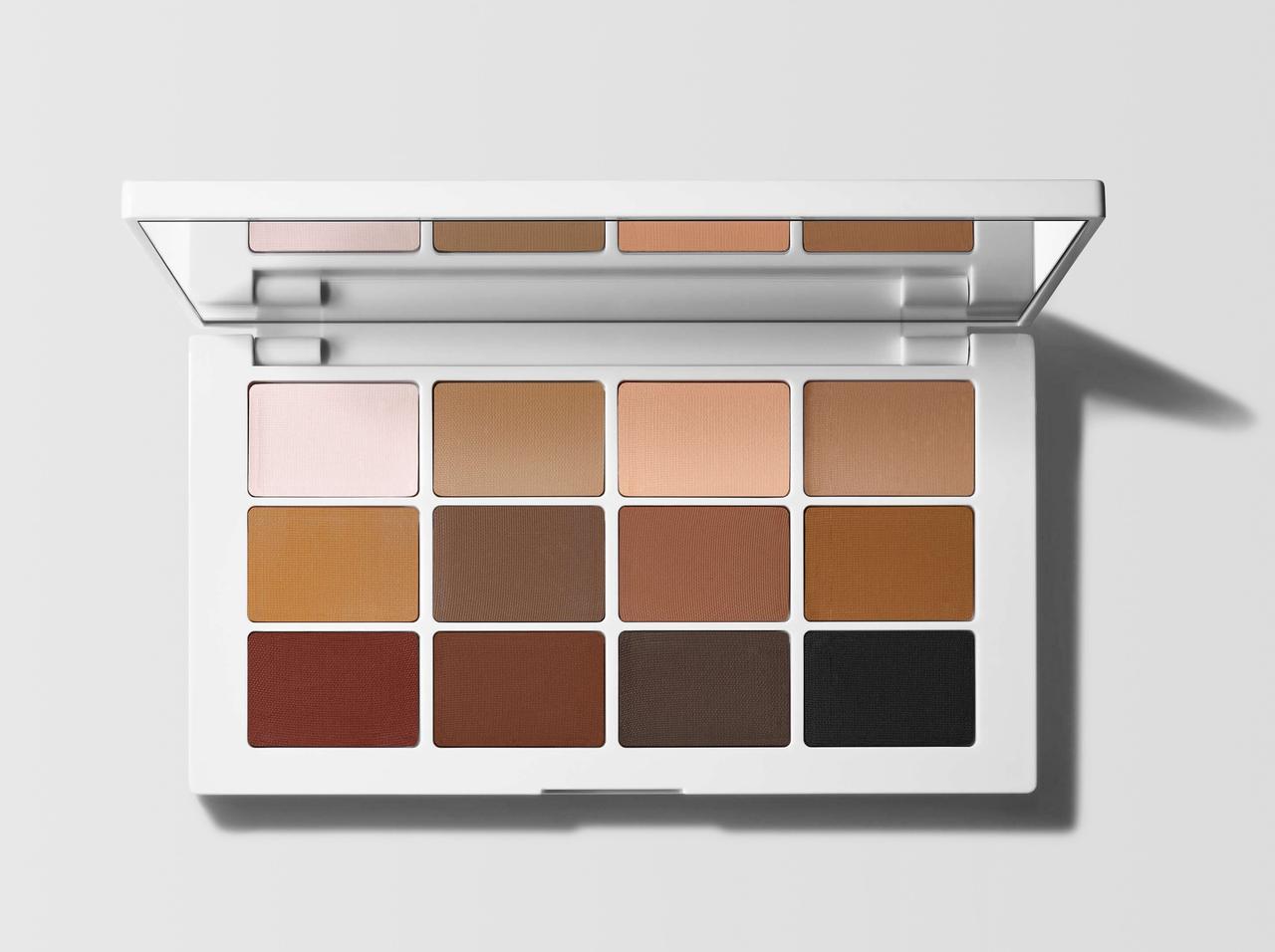 捨て色なしでヨレにくい！あるアイシャドウパレットをプロがこぞって