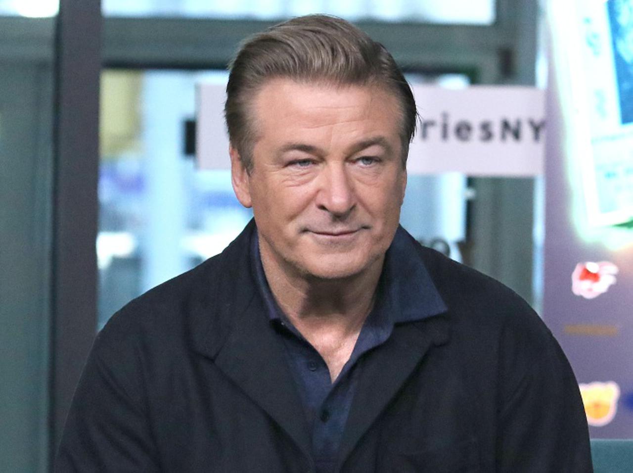 アレック・ボールドウィンは銃の扱いに“慎重”だった、銃誤射事故の「詳細」が明らかに