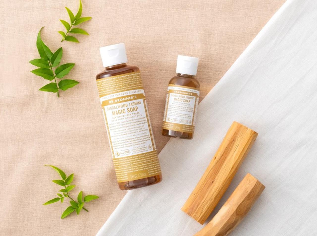 全米で支持される「ドクターブロナー」のマジックソープから、サンダルウッド&ジャスミンの限定セットが登場