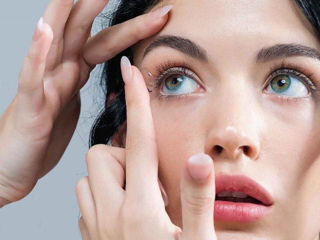 アイメイクはコンタクトレンズを装着する前？後？正しい順番をプロがアドバイス