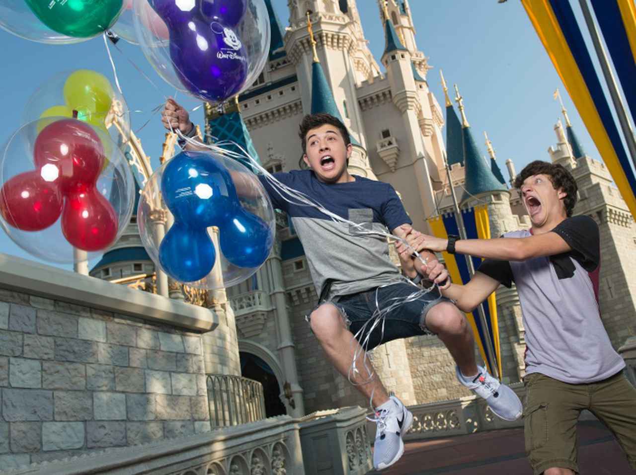 ディズニーランドでキャストから「コレ」を渡されたら“アウト”、受け取った人は…