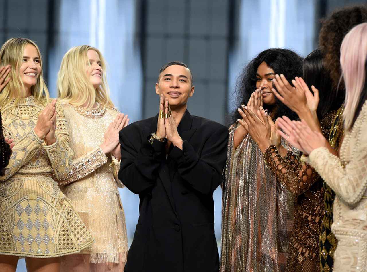 バルマン、オリヴィエ・ルスタン就任10周年を祝うコレクションを開催！ビヨンセが祝辞