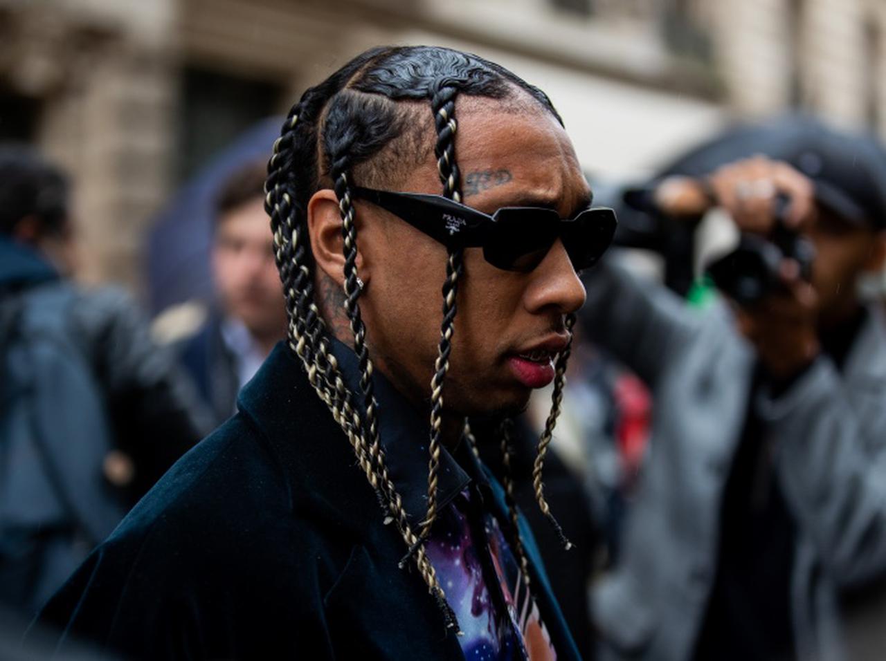 タイガが警察署に出頭、ドメスティックバイオレンスの容疑で逮捕