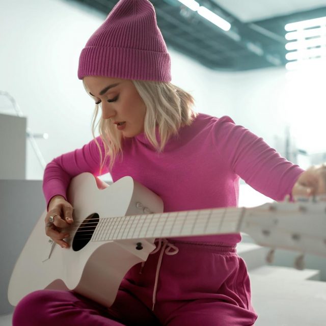 Gapのキャンペーンにケイティ・ペリー登場！希望と団結のメッセージを込めて歌う