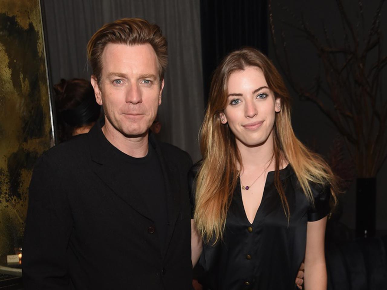 ランジェリー姿が美しい!ユアン・マクレガー娘がBluebellaの広告塔に