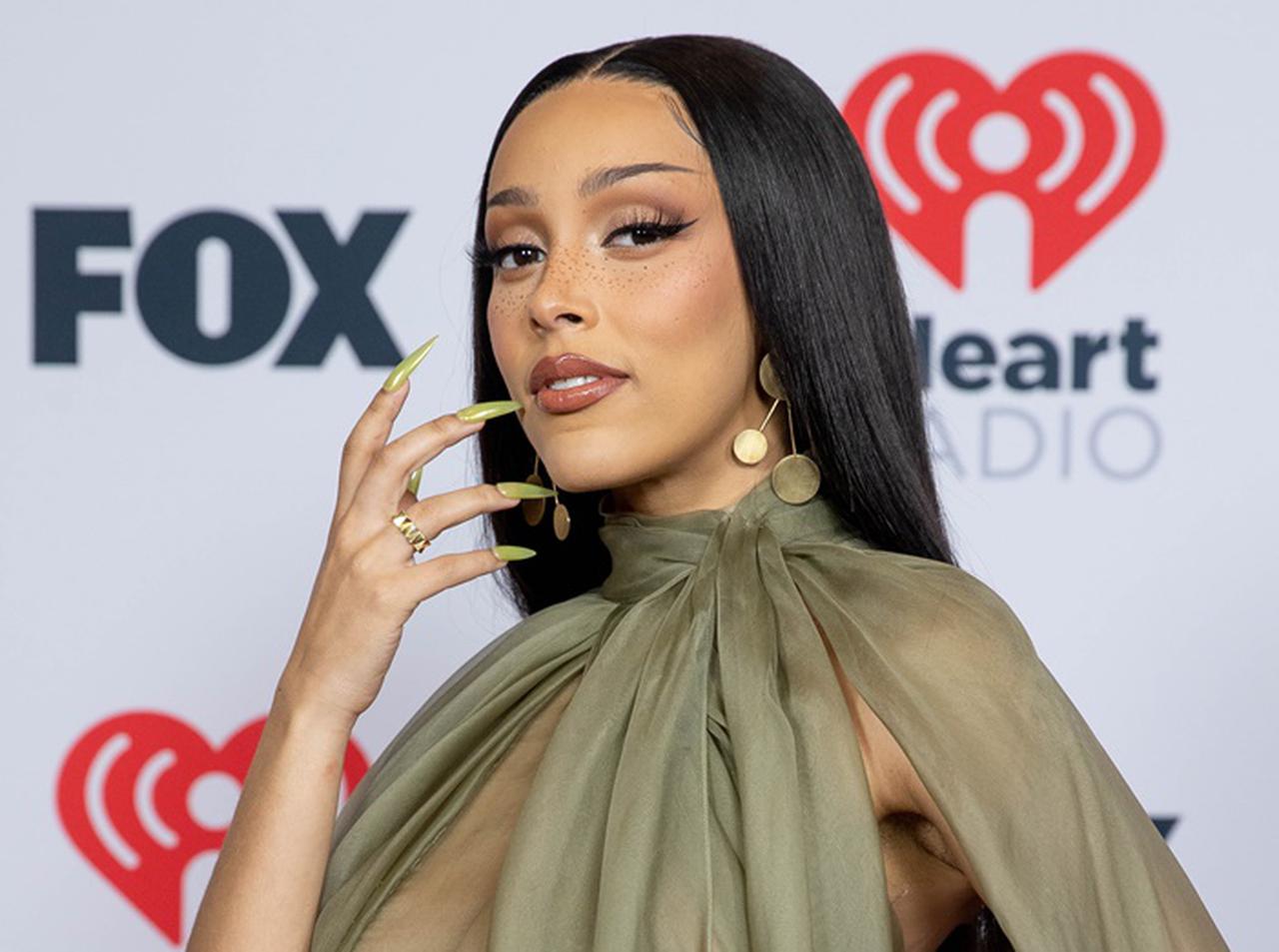 着ぐるみにニップルシール…ビリー、ジャスティンらがドージャ誕生会で自由すぎるコスプレ