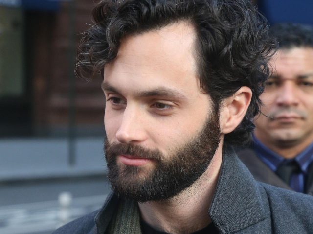 『YOU』ペン・バッジリーは『BEASTARS』や『AKIRA』好き！作品に対する「コメント」が絶妙