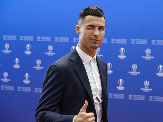 またまた双子！クリスティーナ・ロナウドが6人の父親に