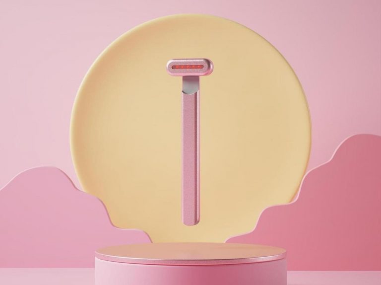 ある美容家電が大バズり中!ハイテク美顔器の新星「SolaWave Wand」が話題