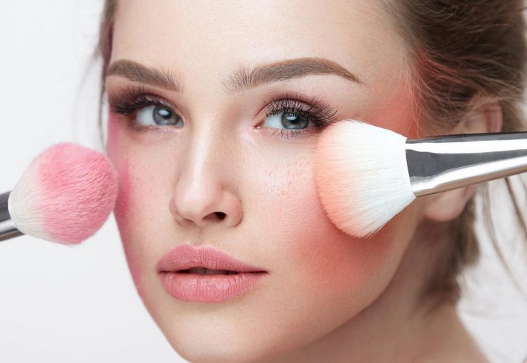 ファンデの前にチーク!?究極の“なめらか美肌”をつくる「アンダーペイント」とは