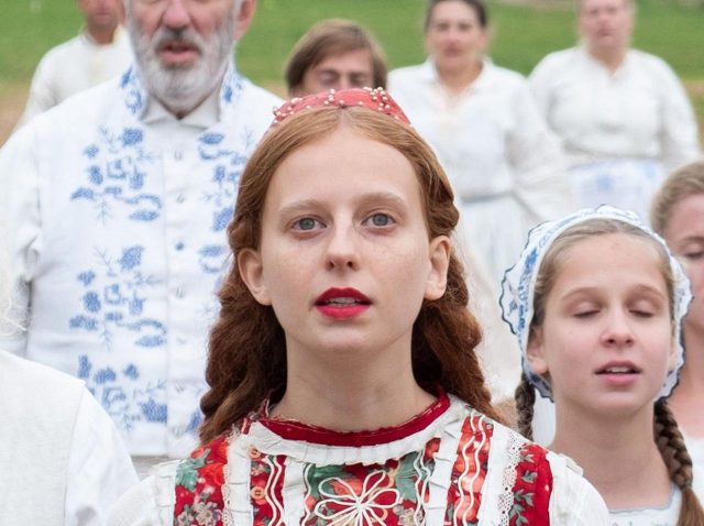 『ミッドサマー』“性の儀式“の裏話！撮影に2週間、精神崩壊ギリギリの舞台裏【ネタバレ】