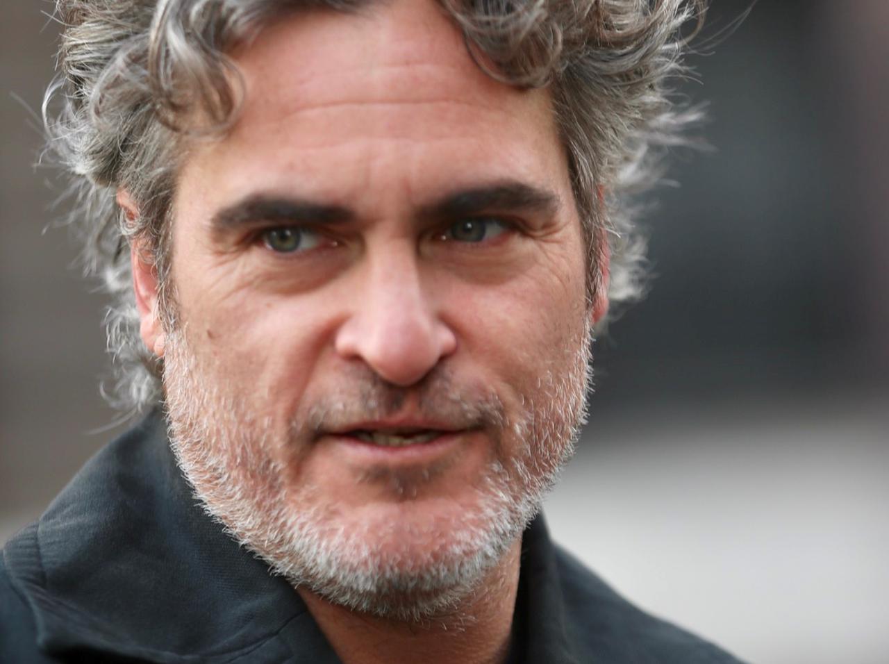 『ジョーカー』続編について質問され続けるホアキン・フェニックス、「返答」が“ファンの心”を代弁している