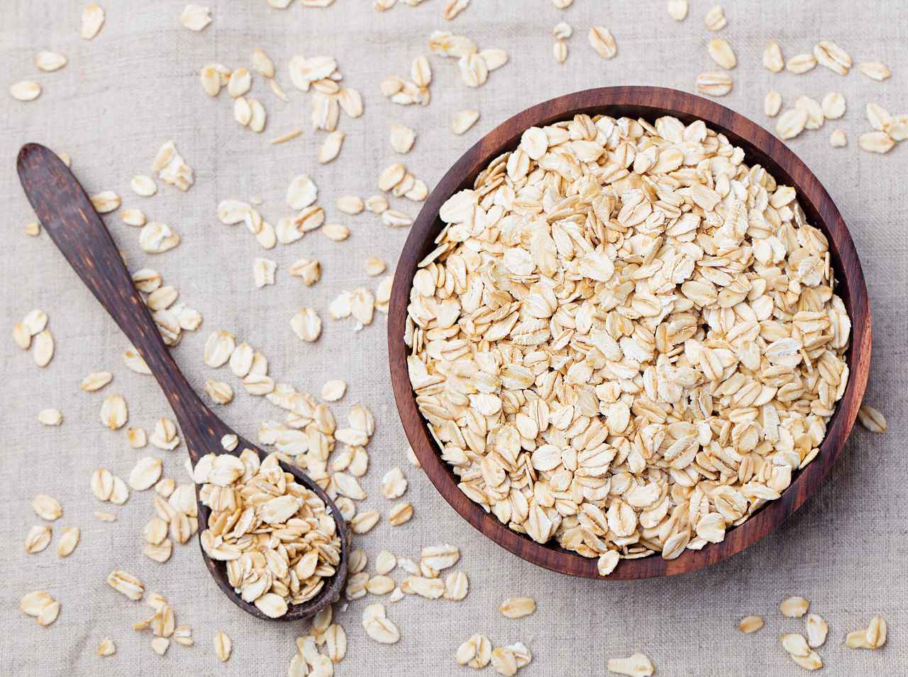 「オートミール」と混ぜるだけ！セレブが勧める、高タンパクで簡単なおやつのレシピ