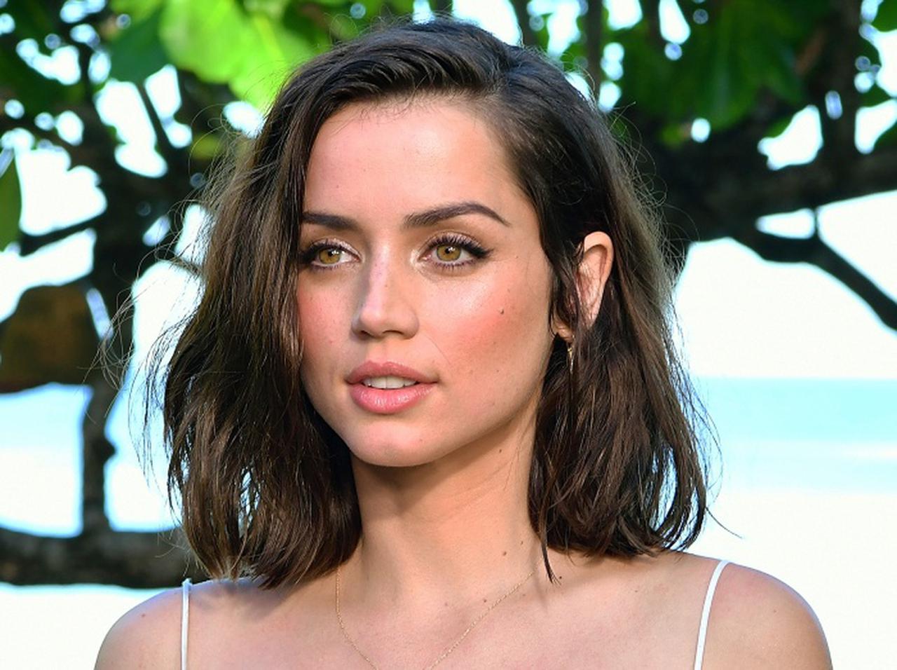 アナ・デ・アルマスの努力がスゴイ!「ラテン系女性」のステレオタイプと闘い続けるカッコいい女性【人物紹介】