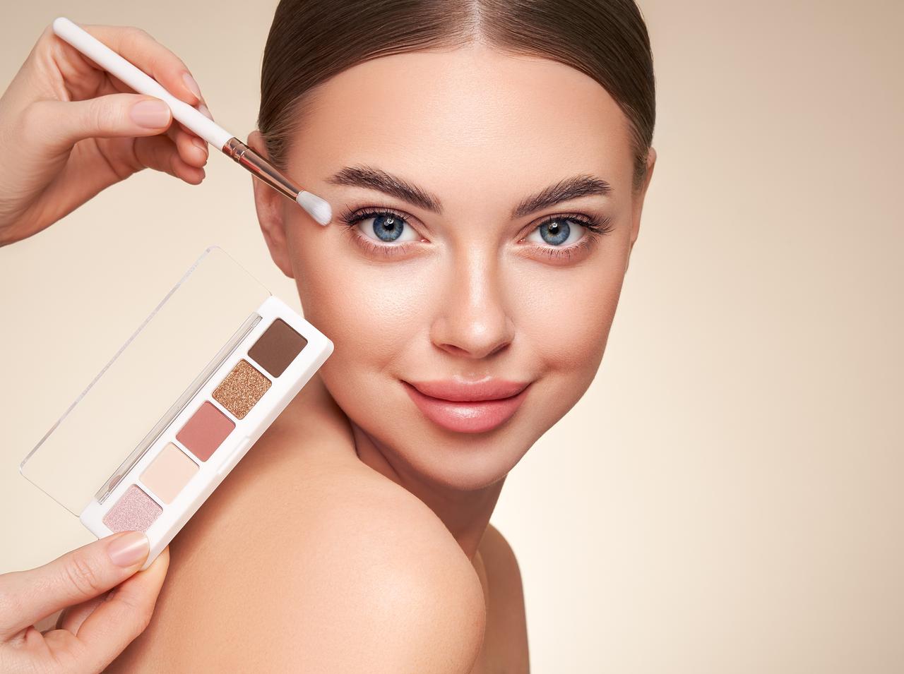 メイクのプロの秘密道具!アイメイクを完璧に仕上げる「ShadowMoon」が画期的