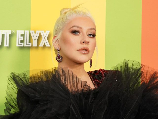 クリスティーナ・アギレラ、情熱的な“新ヘアカラー”をお披露目！ファンから絶賛の声