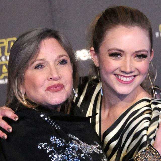 キャリー・フィッシャー娘、7歳の頃から母親の安否を確認するのは仕事だった