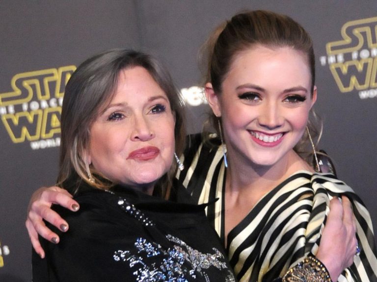 キャリー・フィッシャー娘、7歳の頃から母親の安否を確認するのは仕事だった