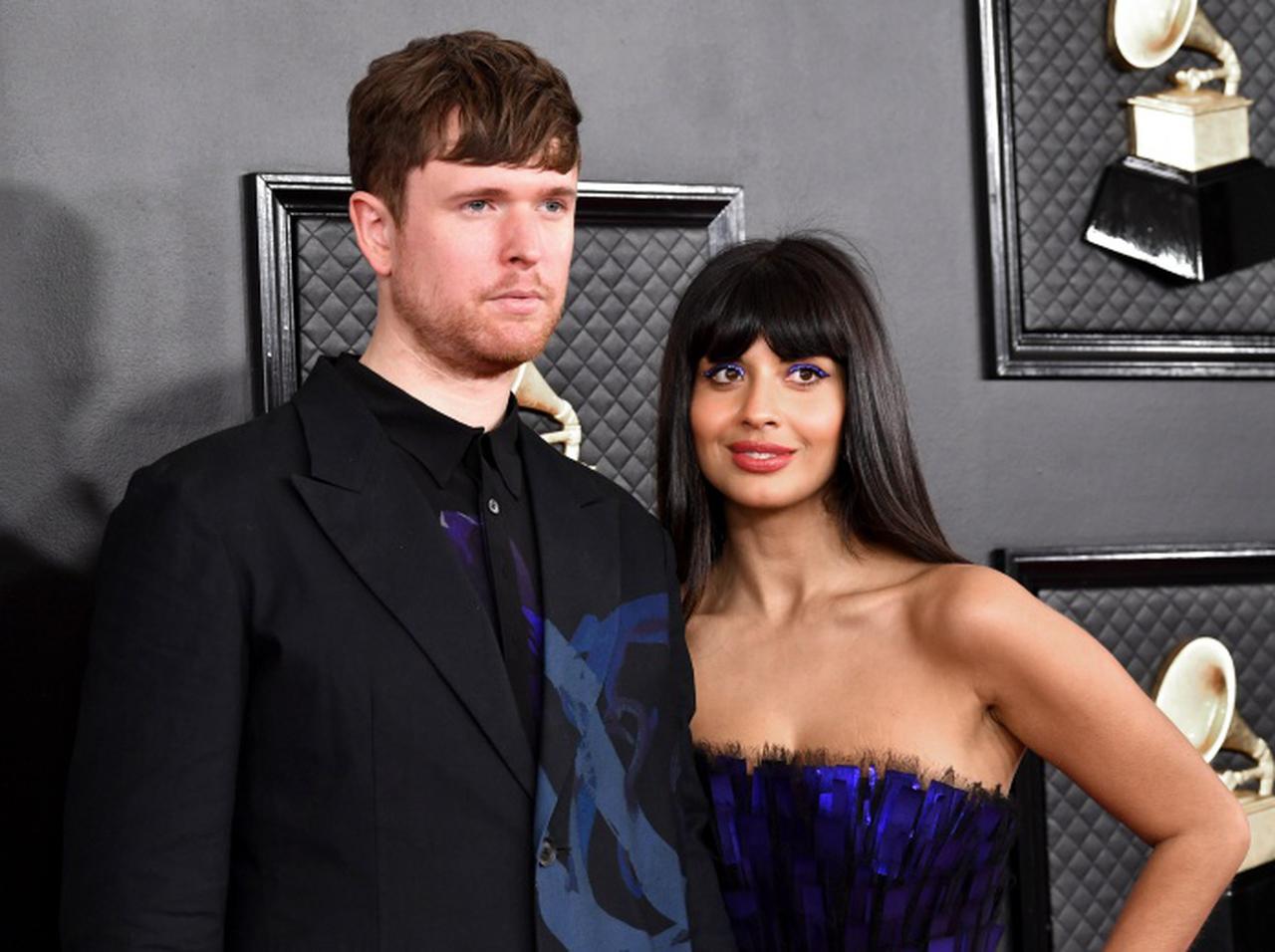 女性は曲を書けない?恋人ミュージシャンの作品への参加を疑問視されたジャミーラ・ジャミルが反論